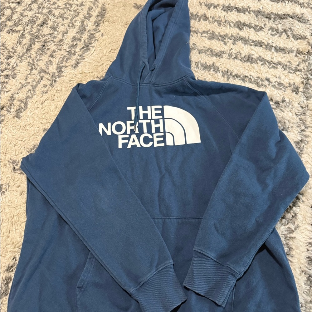The North Face women’s Navy Logo Hoodie